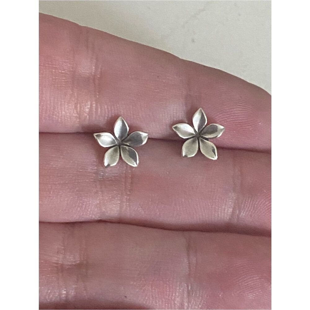 James Avery Retired Radiant Plumeria Flower Earrings
